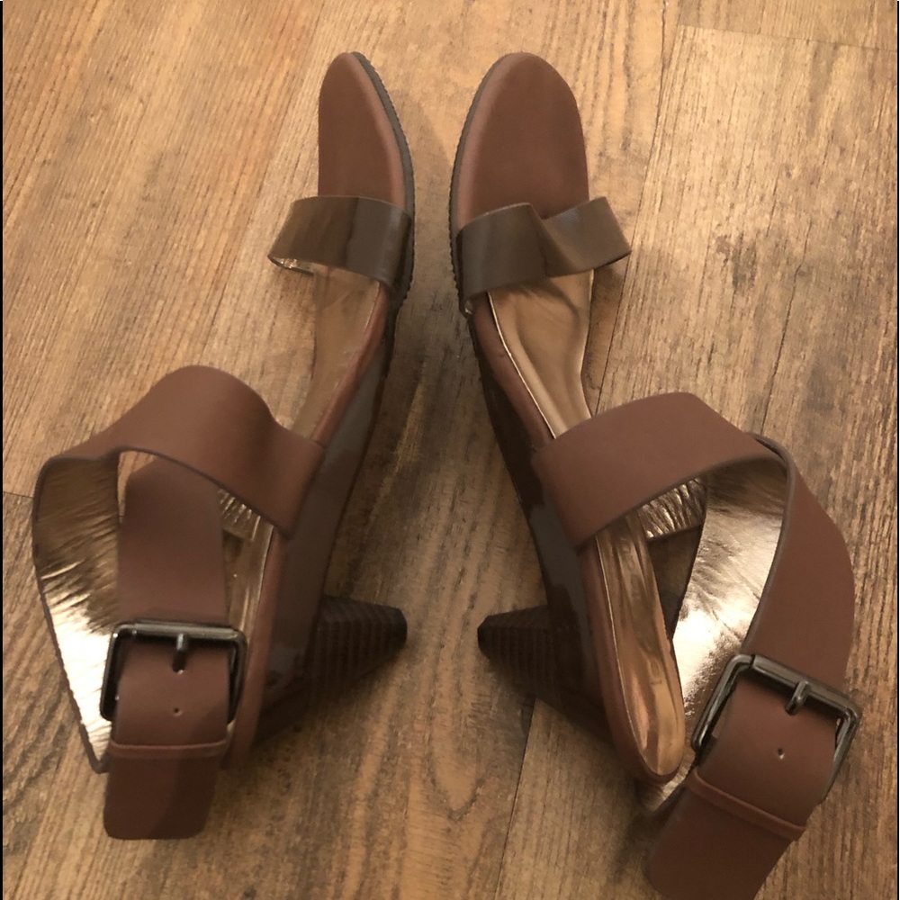 🍒 LE CHATEAU Brown leather shoes…NWOT!!